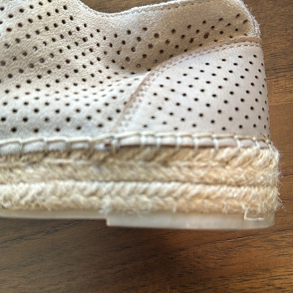 Dolce Vita women’s size 7 suede mesh sneakers. - Picture 4 of 6